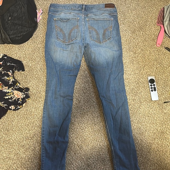 Hollister Blue Skinny Jeans with Distressed Details and Fading - Picture 3 of 3
